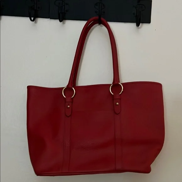 Elegant Red Leather Tote Bag - Picture 2 of 10